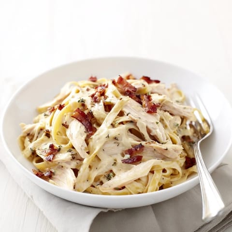 Creamy Chicken Carbonara Pasta